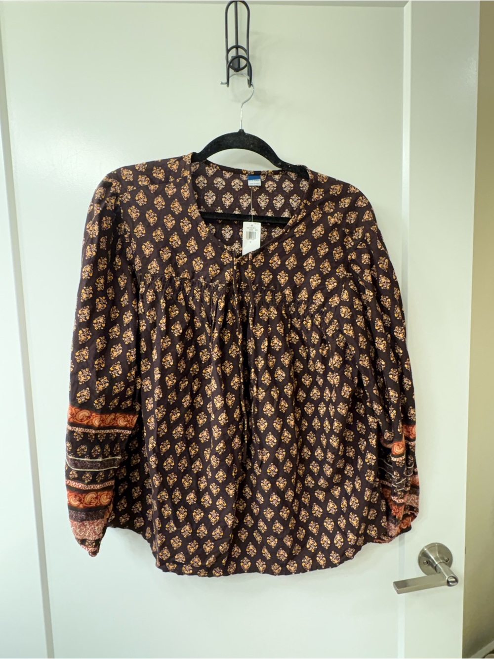 NWT Old Navy Brown Floral V-Neck with Tie Long Sleeve Pullover Woven Blouse SZ M